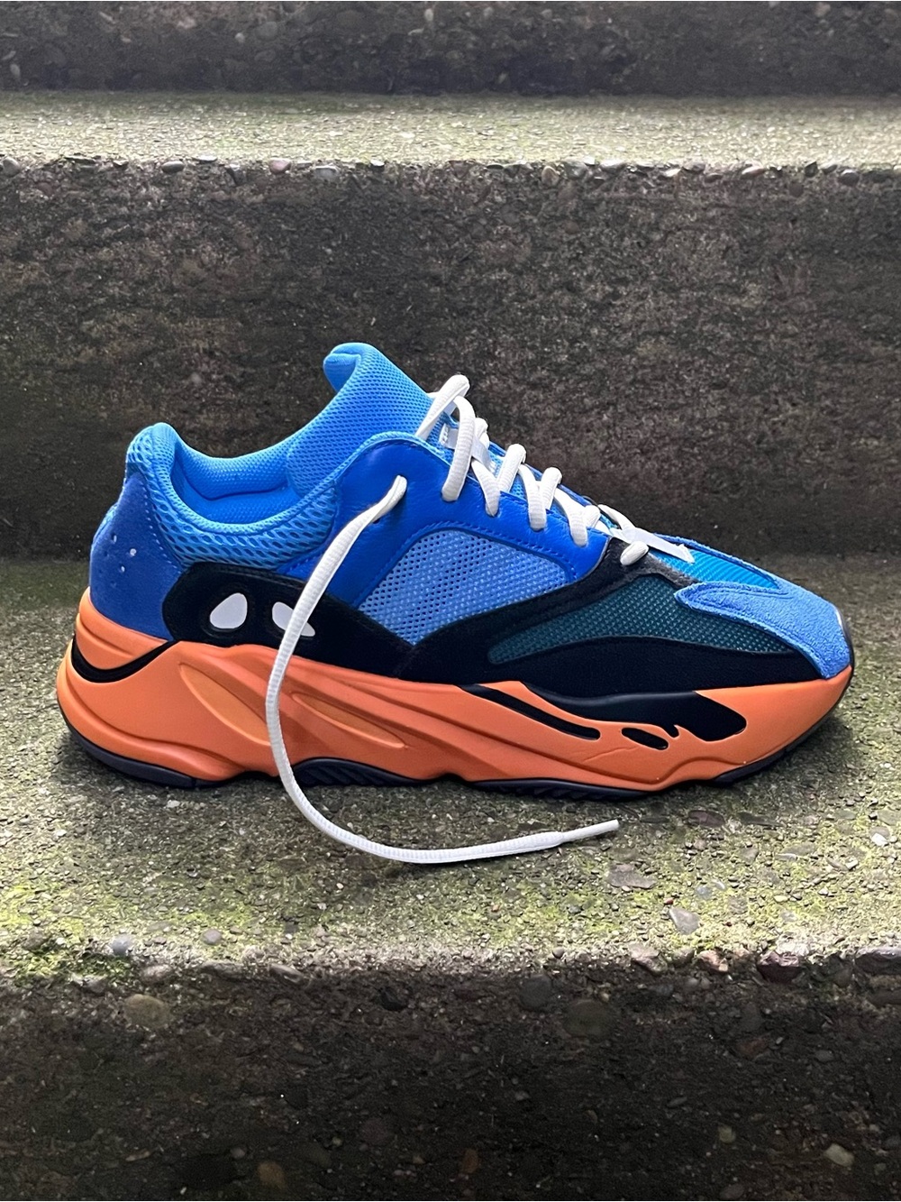 Adidas Yeezy Boost 700